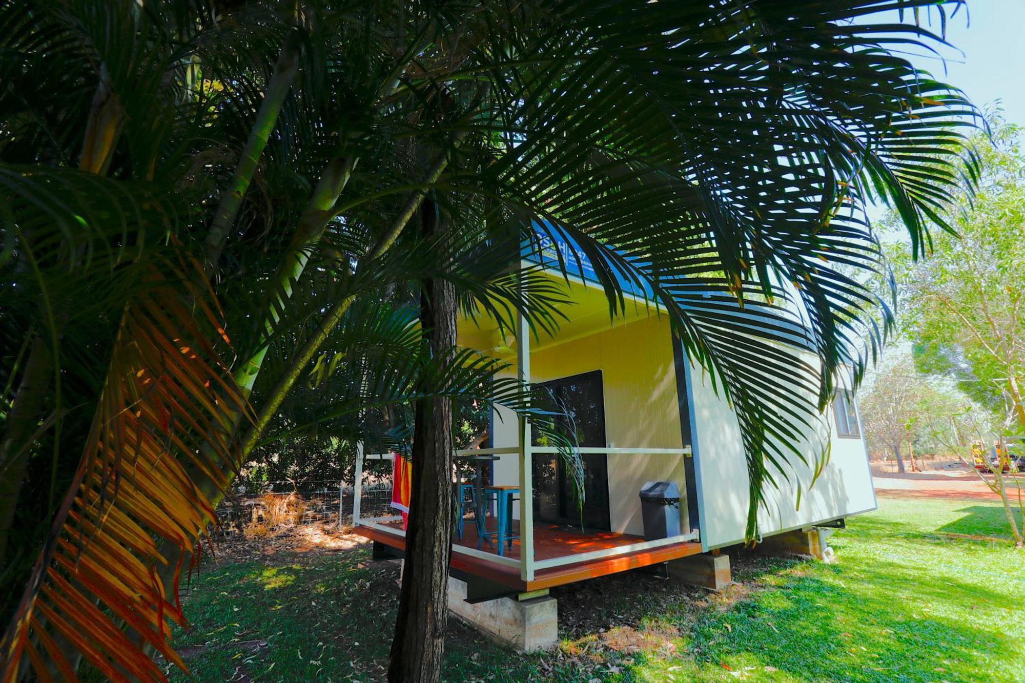 Banyan Tree Hotel Batchelor Exterior photo